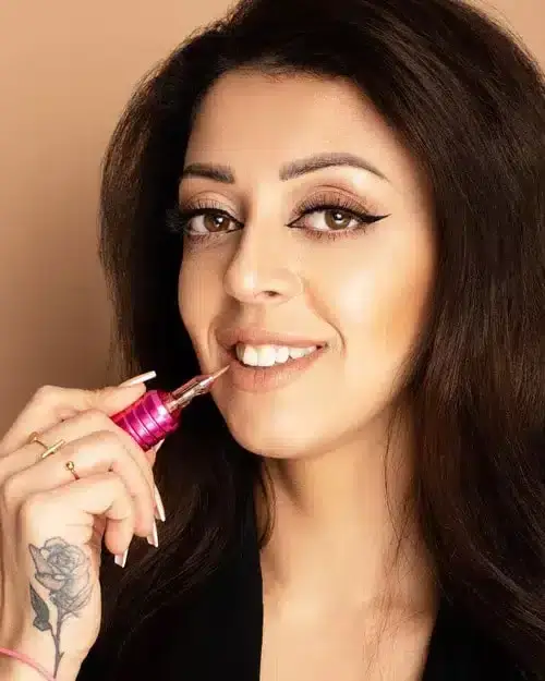 Behnaz Heidari - Inhaberin und Expertin für Wimpernverlängerung, Permanent Make-up und Gesichtsbehandlungen bei Beautybar Hamburg